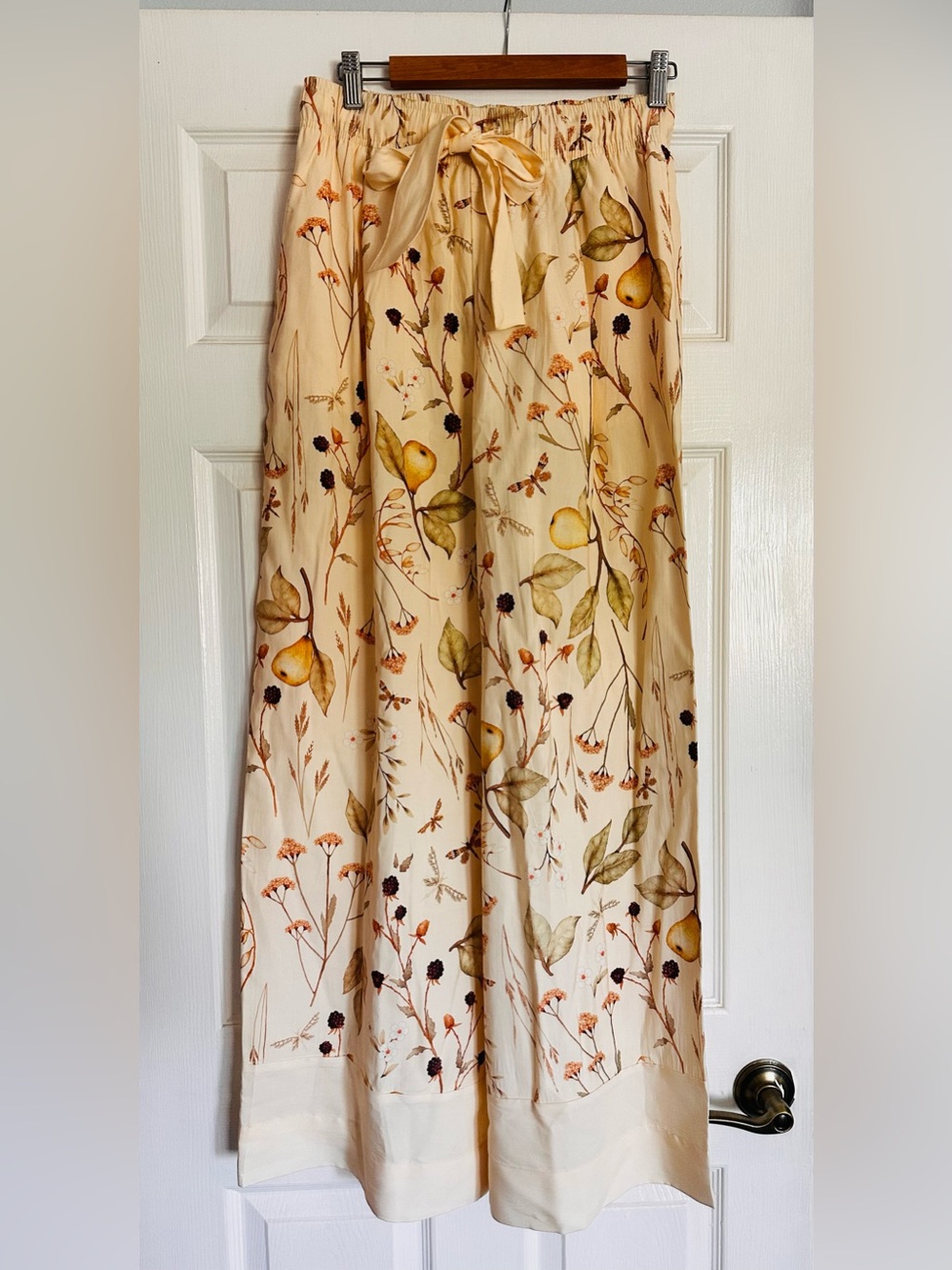H&M Relaxed Floral Print Wide-Leg Pants in Beige